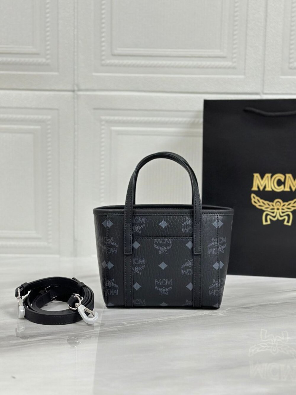 MCM Tote Bag - Picture 4 of 6